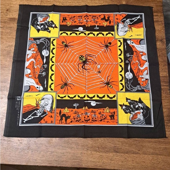 Set of (3) Vintage 80’s Halloween Bandanas - Picture 3 of 6